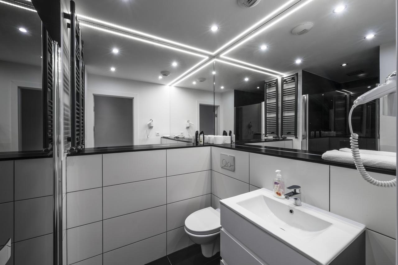 Executive Suites Moduo วอร์ซอ ภายนอก รูปภาพ
